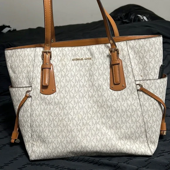 Micheal Korda Purse Michael Korda crossbody Michael Kors | Mercari main image 3